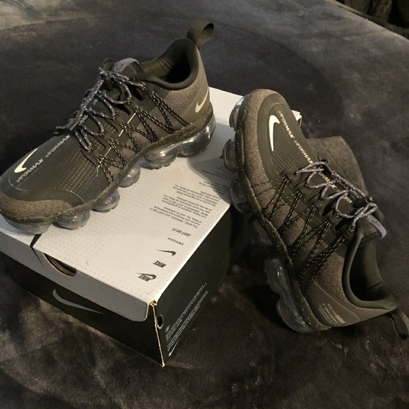 **SOLD** VAPORMAX RUN UTLTY - Picture 2 of 8